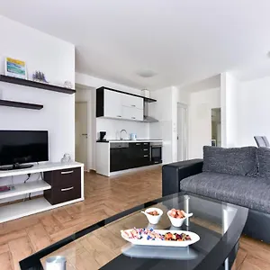apartments-villa-visnjik.hotelinzadar.com/