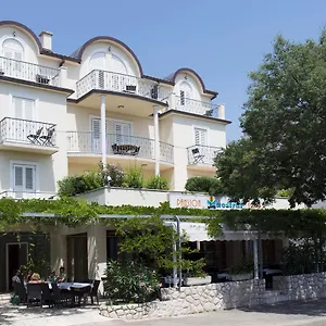 3* Vendégház Pansion Maestral