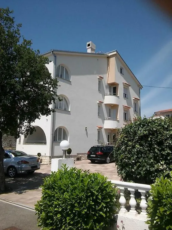 Garfild Guest House Novi Vinodolski