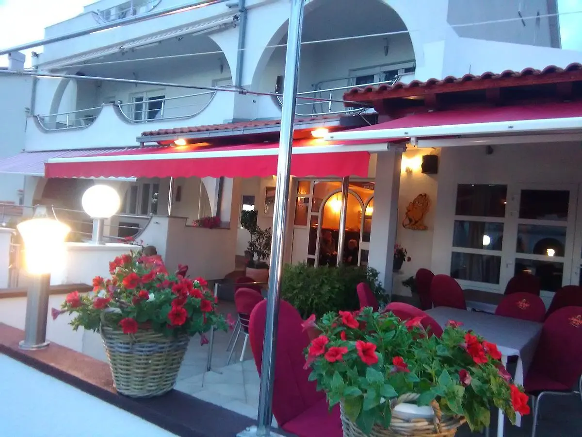 Garfild Guest House Novi Vinodolski